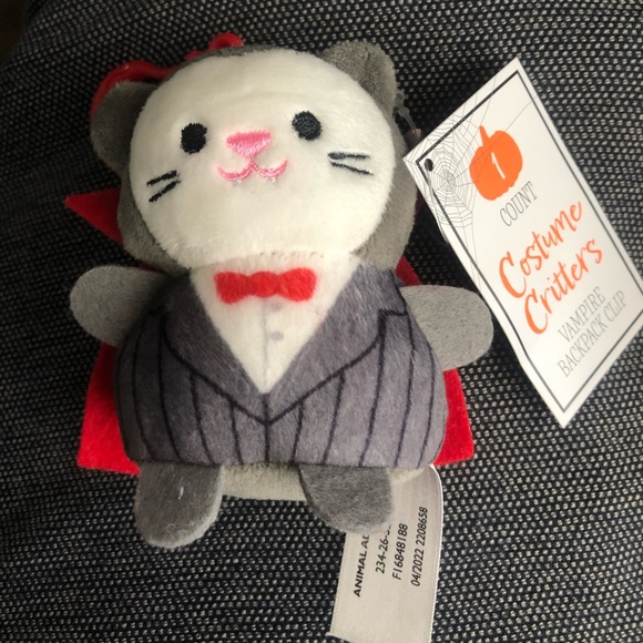 Cute Brand New Vampire backpack clip - costume critters - Picture 1 of 3